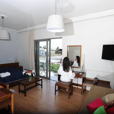 Aparthotel 7palms 2*