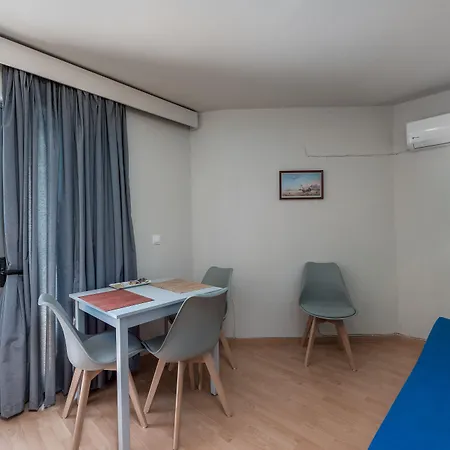 7palms מלון דירות 2*