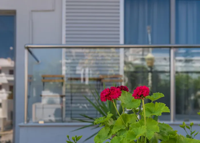 Ξενοδοχείο με διαμερίσματα 7palms Rhodes City